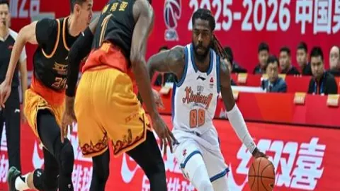 惊艳时刻！U23国足门神李昊，两分钟内连演两次逆天扑救，力挽狂澜！
